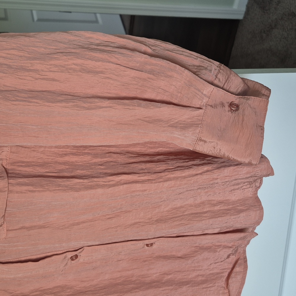 Beautiful peach XL blouse with a very light shimmer of the fabric. XL - Picture 4 of 4
